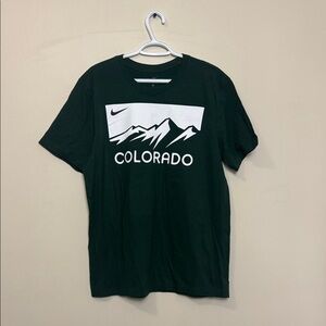 Nike green Colorado Mountain Graphic Tee size L